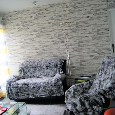 Апартаменти Victoria-T2-41M2-Balcon, Wifi, Linge, Produits, Menage Inclus Реймс Екстер'єр фото