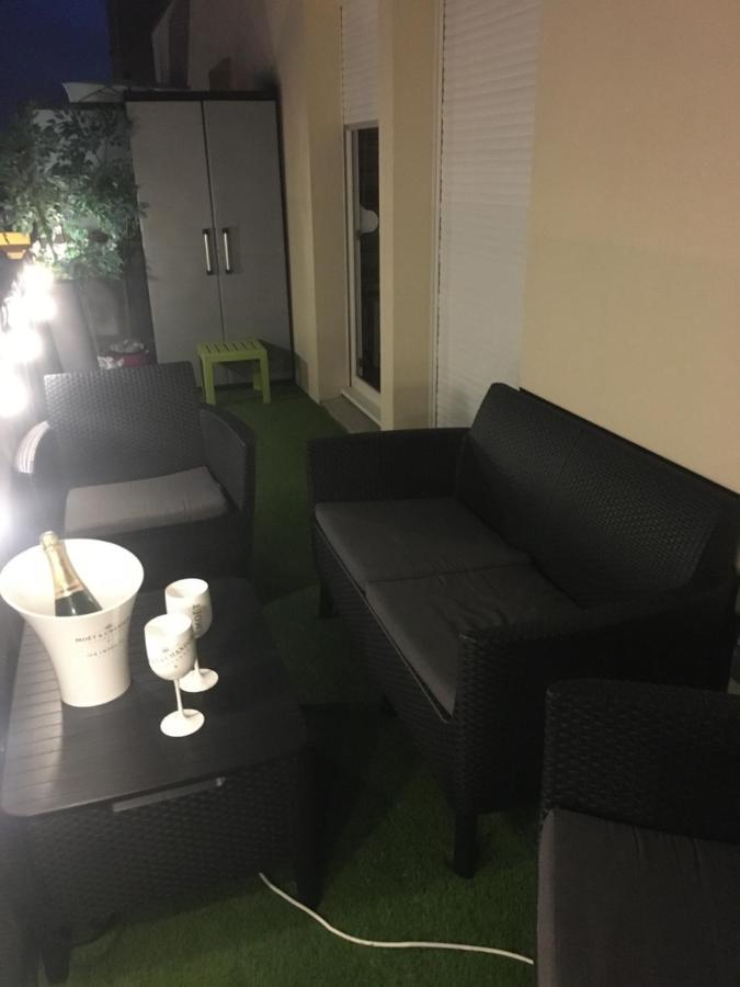 Апартаменти Victoria-T2-41M2-Balcon, Wifi, Linge, Produits, Menage Inclus Реймс Екстер'єр фото