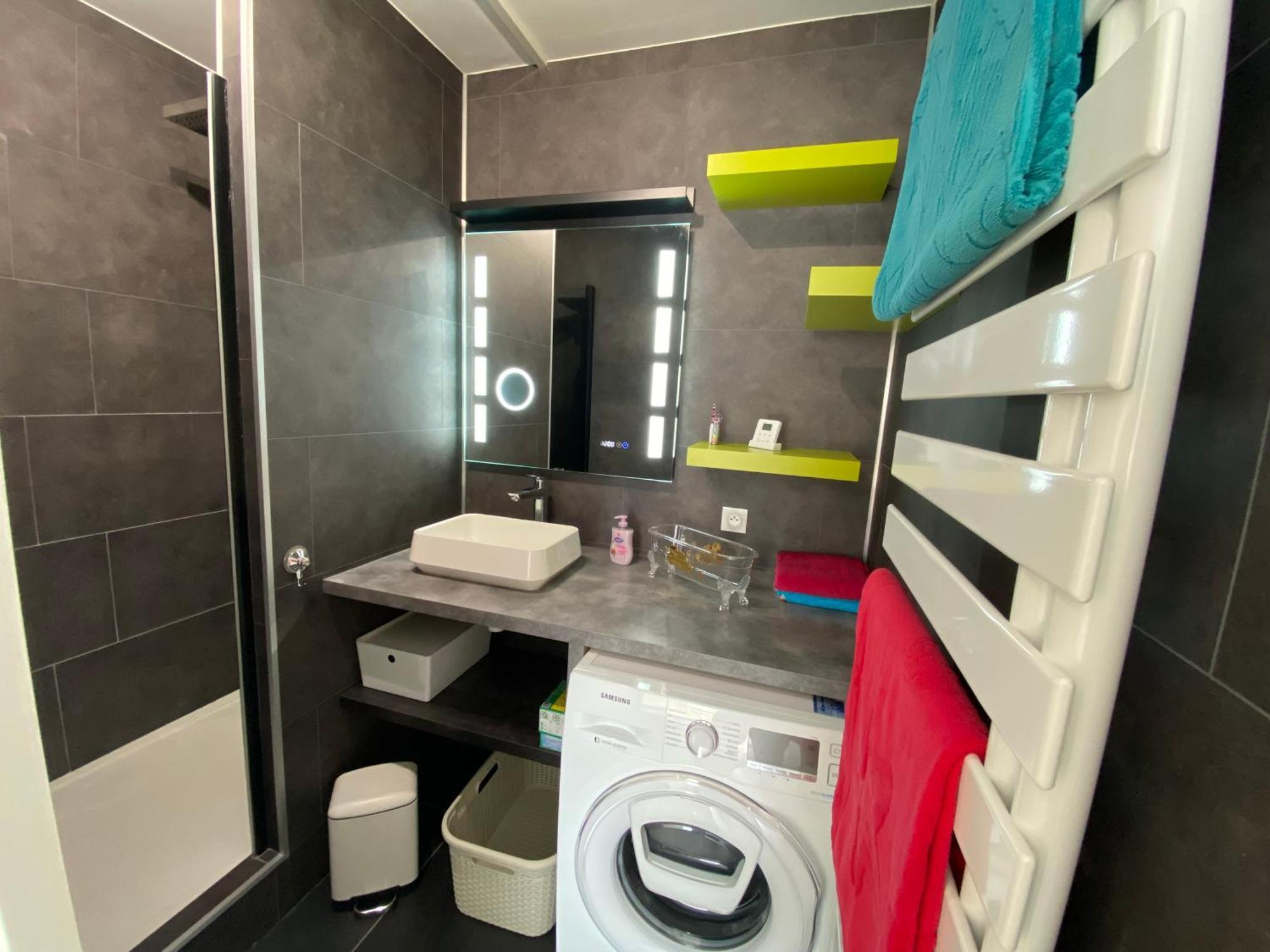 Апартаменти Victoria-T2-41M2-Balcon, Wifi, Linge, Produits, Menage Inclus Реймс Екстер'єр фото