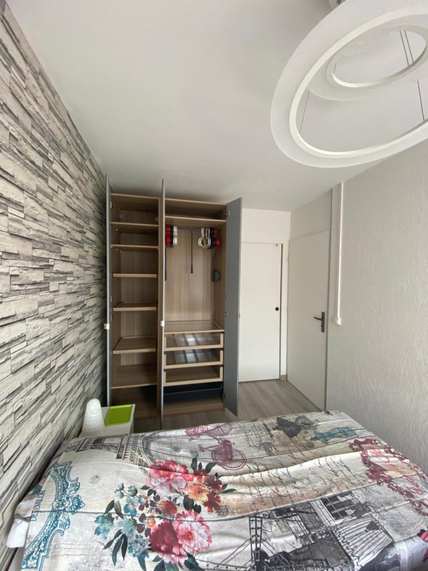 Апартаменти Victoria-T2-41M2-Balcon, Wifi, Linge, Produits, Menage Inclus Реймс Екстер'єр фото