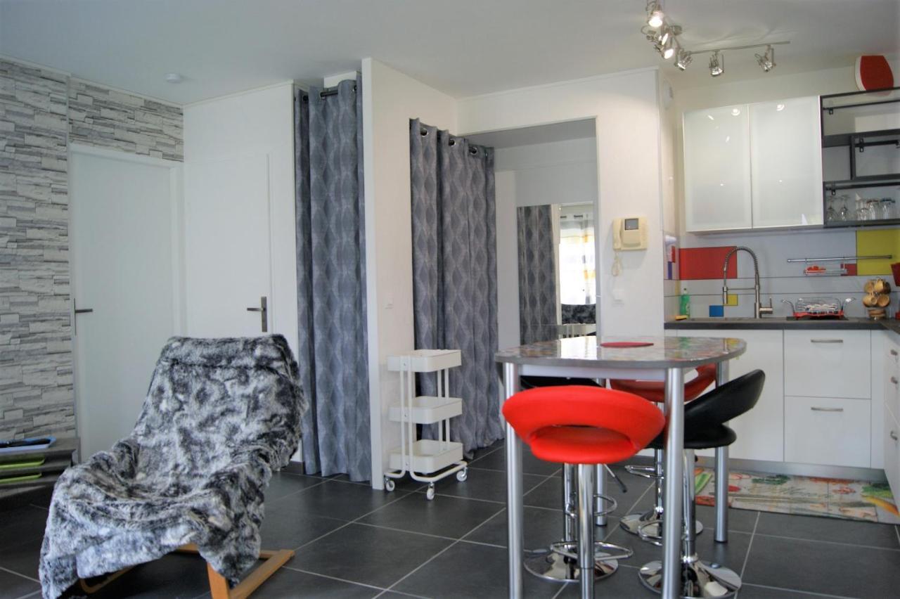 Апартаменти Victoria-T2-41M2-Balcon, Wifi, Linge, Produits, Menage Inclus Реймс Екстер'єр фото