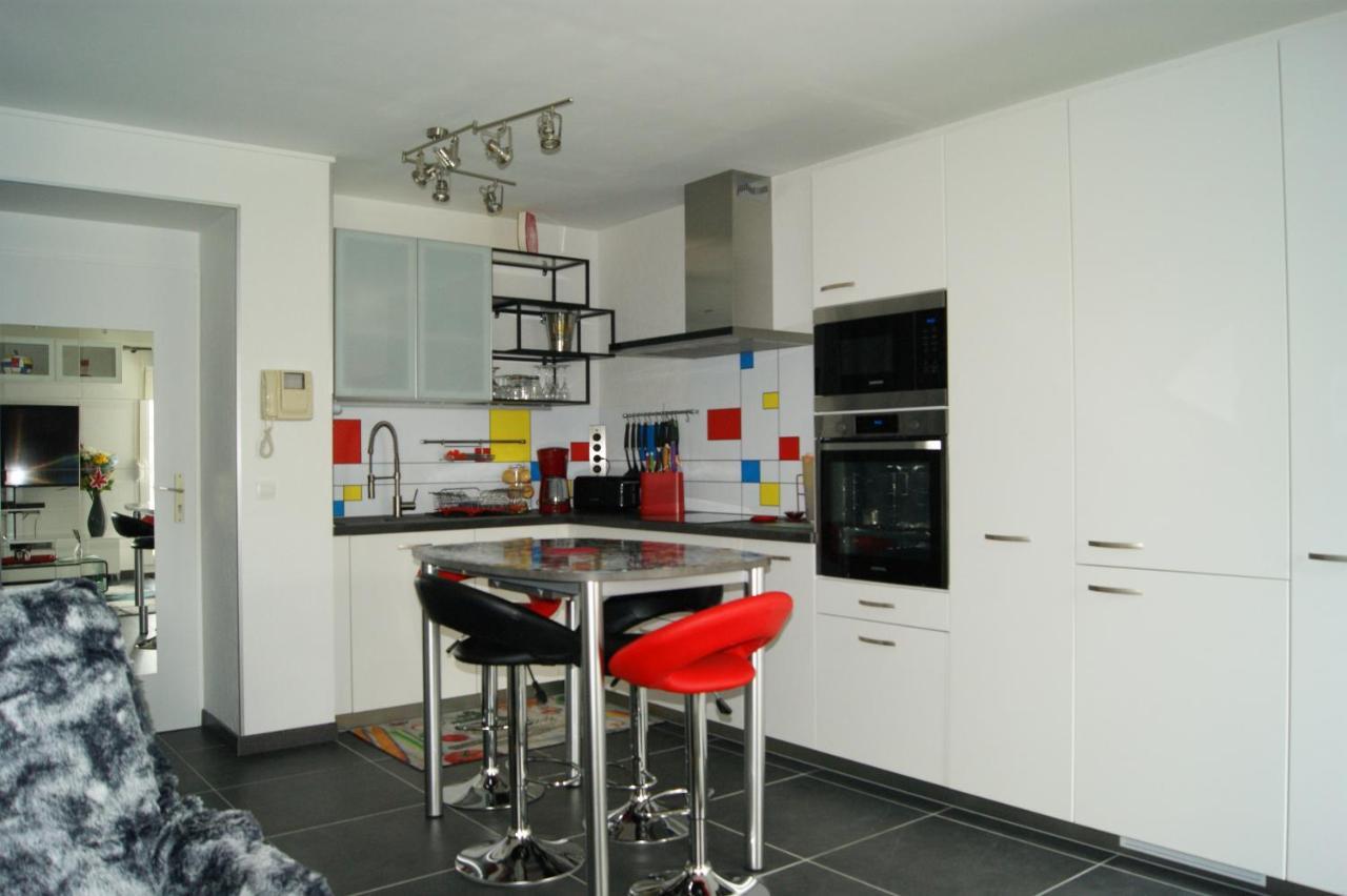 Апартаменти Victoria-T2-41M2-Balcon, Wifi, Linge, Produits, Menage Inclus Реймс Екстер'єр фото