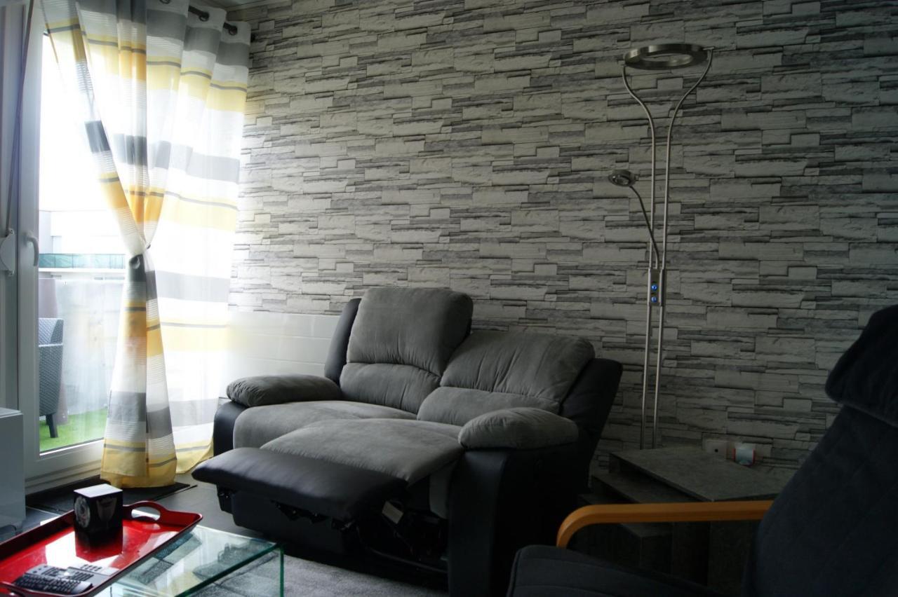 Апартаменти Victoria-T2-41M2-Balcon, Wifi, Linge, Produits, Menage Inclus Реймс Екстер'єр фото