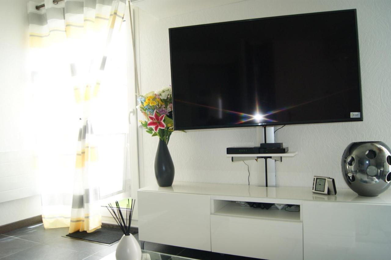 Апартаменти Victoria-T2-41M2-Balcon, Wifi, Linge, Produits, Menage Inclus Реймс Екстер'єр фото