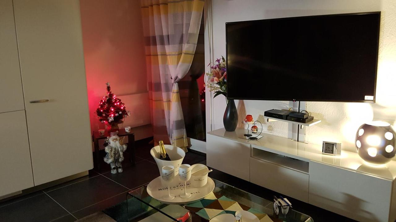 Апартаменти Victoria-T2-41M2-Balcon, Wifi, Linge, Produits, Menage Inclus Реймс Екстер'єр фото