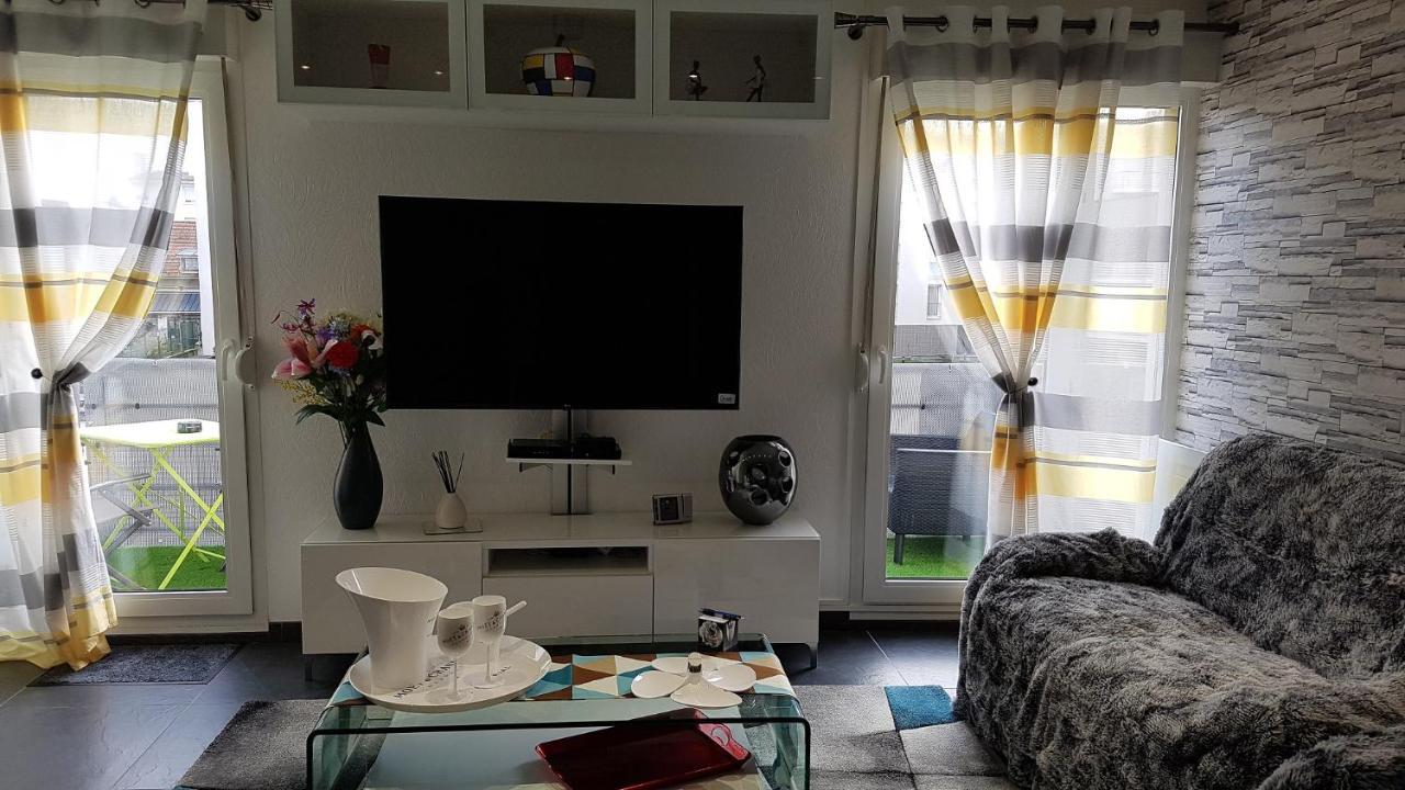 Апартаменти Victoria-T2-41M2-Balcon, Wifi, Linge, Produits, Menage Inclus Реймс Екстер'єр фото